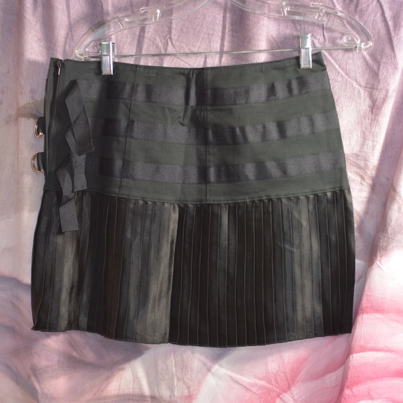 Ribbed Black mini Skirt SZ 6 - Picture 1 of 3
